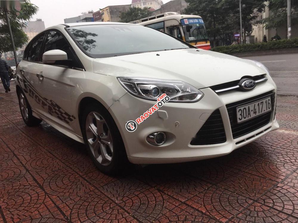 Cần bán xe Ford Focus 2.0 đời 2014, màu trắng-2