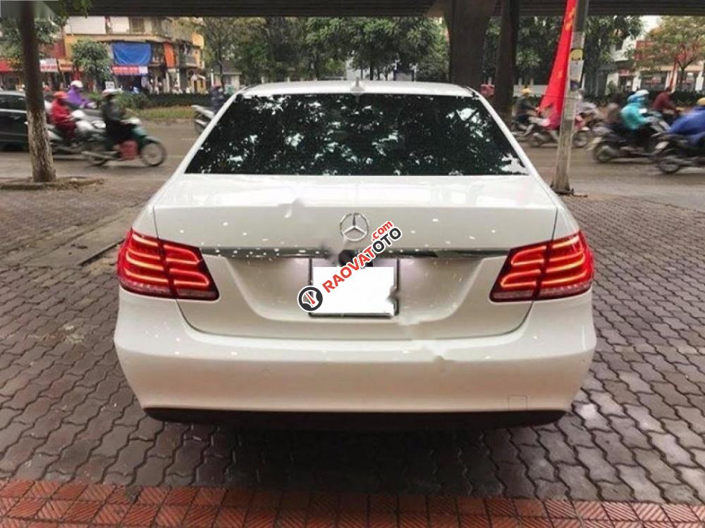 Cần bán Mercedes E200 đời 2015, màu trắng như mới-3