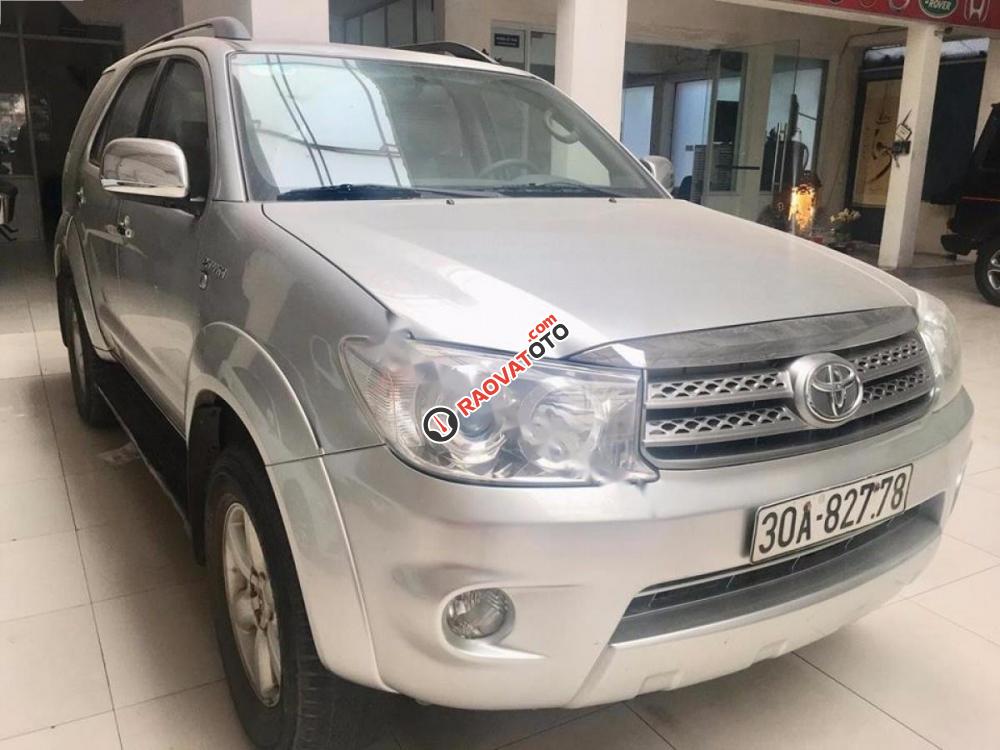 Cần bán xe Toyota Fortuner 2.7V 4x4 AT đời 2009, màu bạc, giá 505tr-0