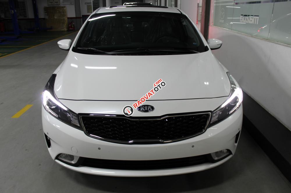 Cần bán xe Kia Cerato 1.6 AT 2017, màu trắng-0