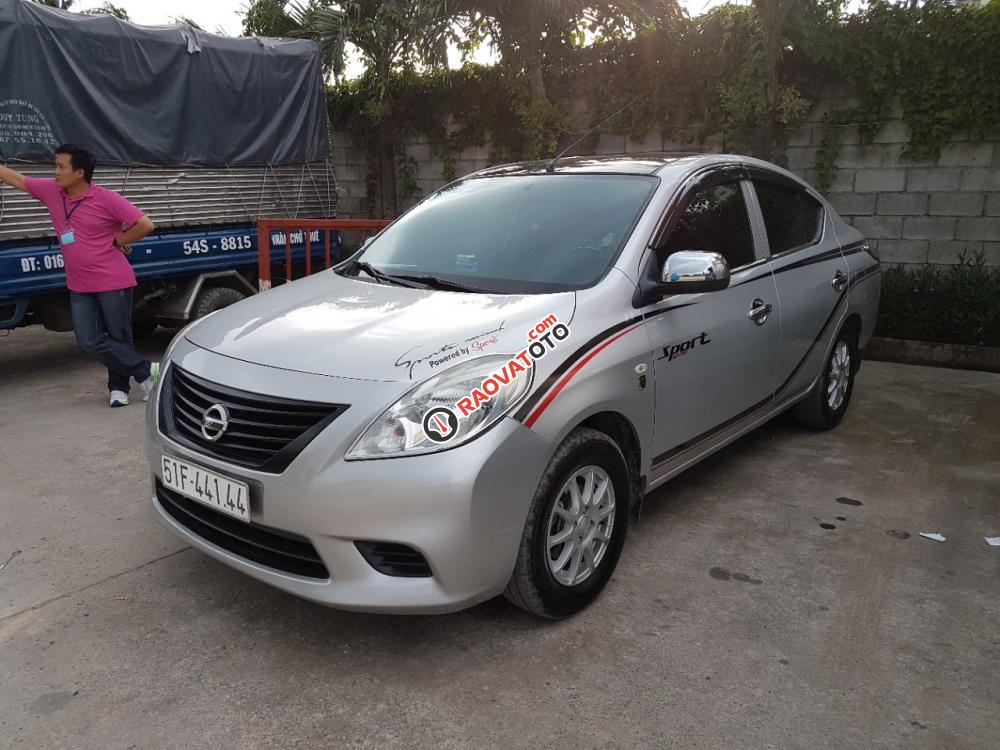 Bán xe Nissan Sunny đời 2014, màu bạc-2