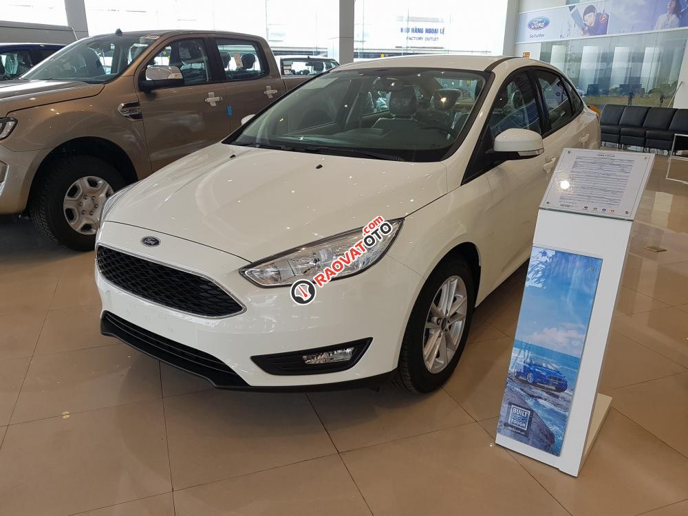 Bán ô tô Ford Focus 1.5 AT Trend Ecoboost đời 2017, màu trắng, 590 triệu-5