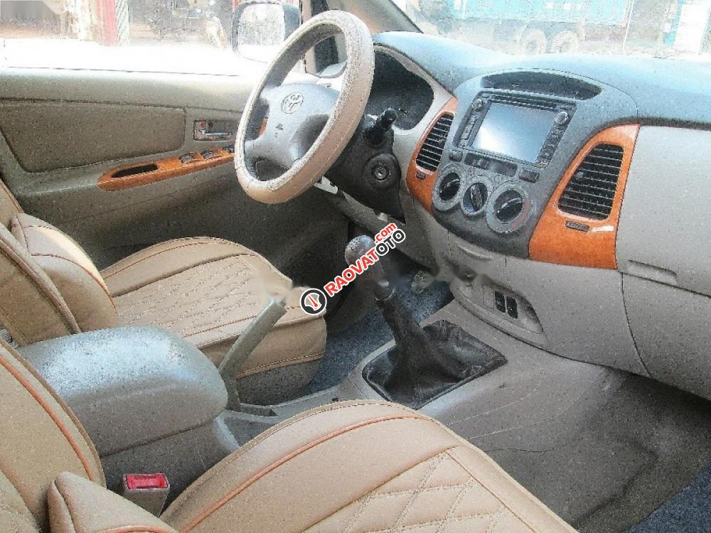 Bán ô tô Toyota Innova G đời 2010, màu bạc như mới giá cạnh tranh-4