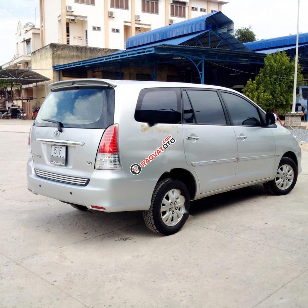 Bán ô tô Toyota Innova 2.0  V đời 2008, màu bạc-4