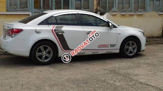 Bán Chevrolet Cruze LS đời 2013, màu trắng, giá tốt-3