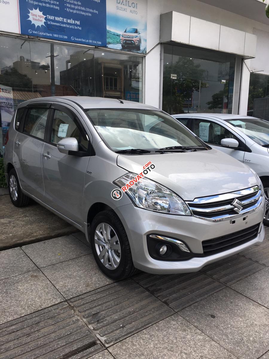 Suzuki Ertiga đời 2017- màu bạc - nhập khẩu - hỗ trợ 80% - xe giao ngay - giảm ngay 70 triệu-1