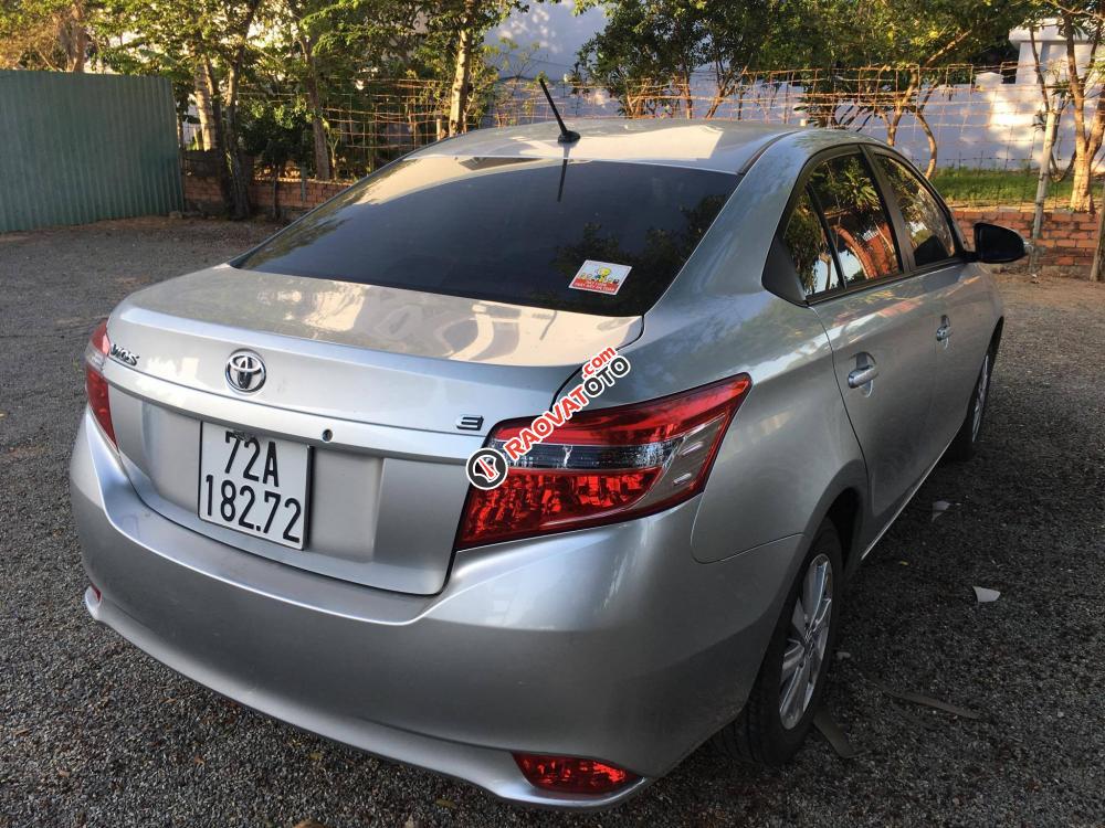 Bán Toyota Vios E, số sàn đời 2016, màu bạc giá cạnh tranh-2