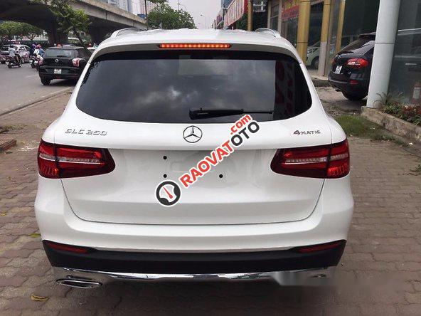 Bán Mercedes GLC250 đời 2017, màu trắng, nhập khẩu nguyên chiếc-2