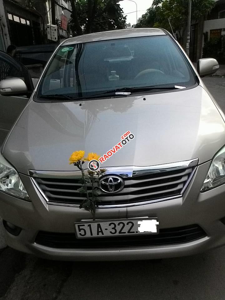 Bán xe Toyota Innova sản xuất và đăng ký 2012, số tự động, màu vàng, nhập, xe gia đình đẹp và cứng khỏi chê-0