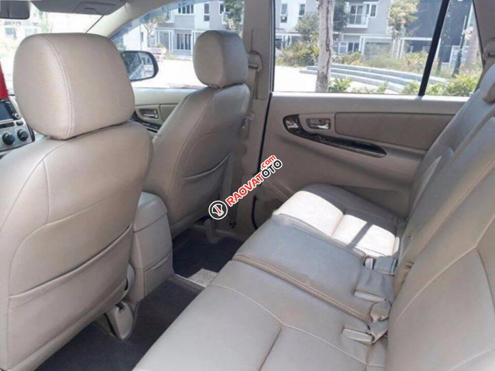 Bán xe Toyota Innova E đời 2015, màu bạc, 605tr-4