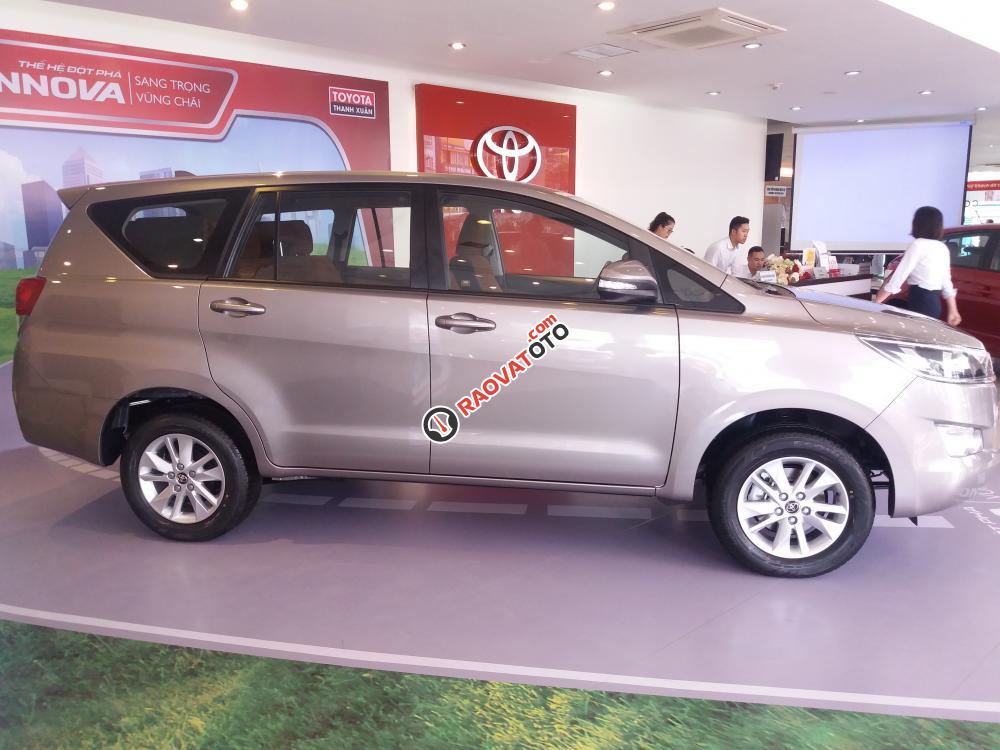 Bán xe Toyota Innova 2.0G 2017 khuyến mại khủng, nhận xe ngay chỉ với 199 triệu -áp dụng đến 15.9.2017-2