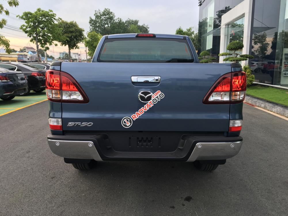 Mazda Cộng Hòa cần bán Mazda BT 50 4WD AT 3.2L đời 2018, màu xanh, giá tốt-2