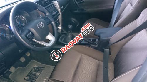 Cần bán gấp Toyota Fortuner 2.4 MT đời 2017, màu trắng như mới-3