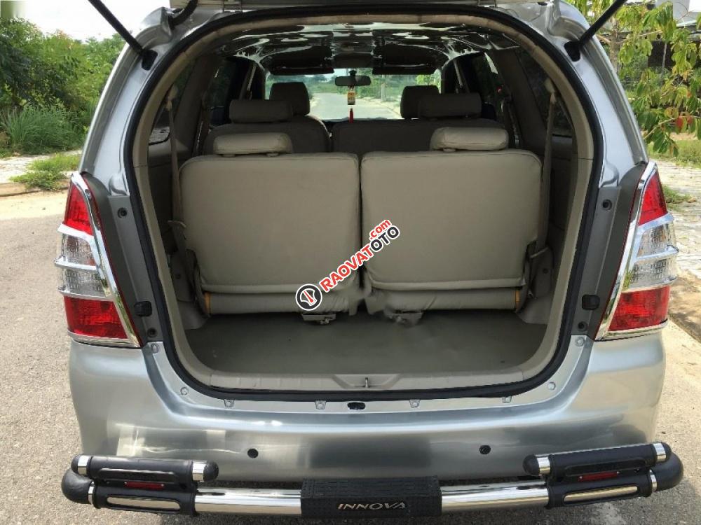 Cần bán lại xe Toyota Innova G 2.0 đời 2010 như mới-3