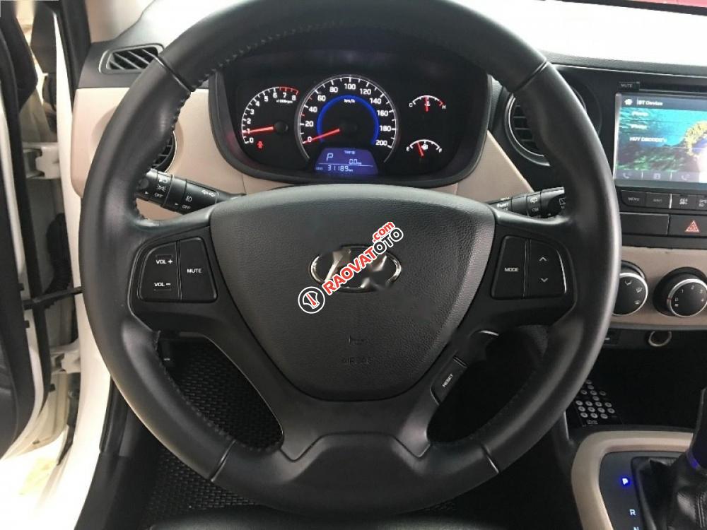 Bán ô tô Hyundai Grand i10 đời 2014, màu trắng, xe nhập số tự động, giá 340tr-1