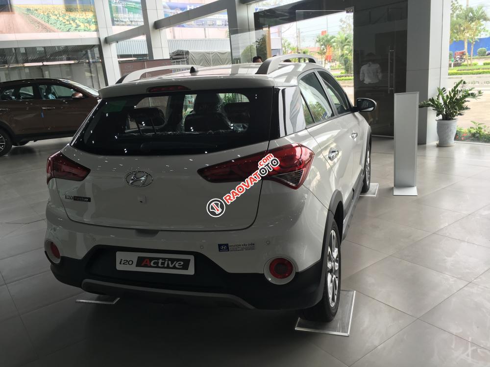 Bán ô tô Hyundai i20 Active đời 2017, màu trắng, xe nhập-7