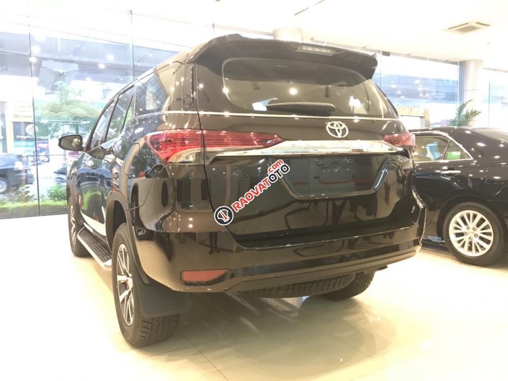 Toyota Fortuner 4x4V màu đen - Nhập khẩu nguyên chiếc, bảo hành 3 năm - Đại lý Toyota Mỹ Đình-11