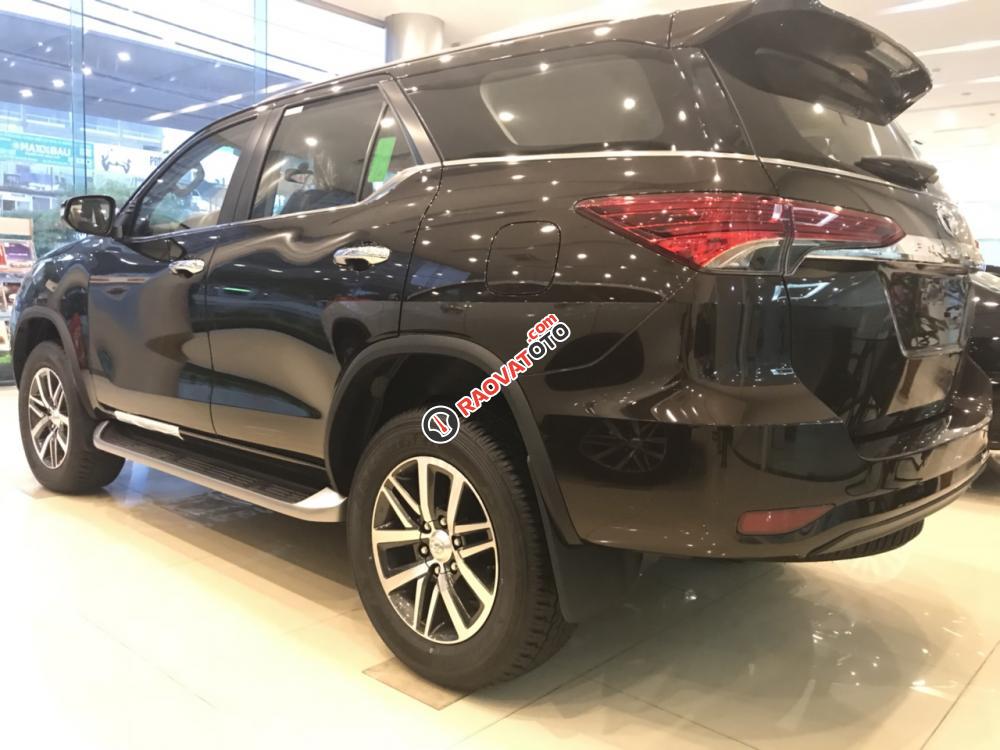 Toyota Fortuner 4x4V màu đen - Nhập khẩu nguyên chiếc, bảo hành 3 năm - Đại lý Toyota Mỹ Đình-9