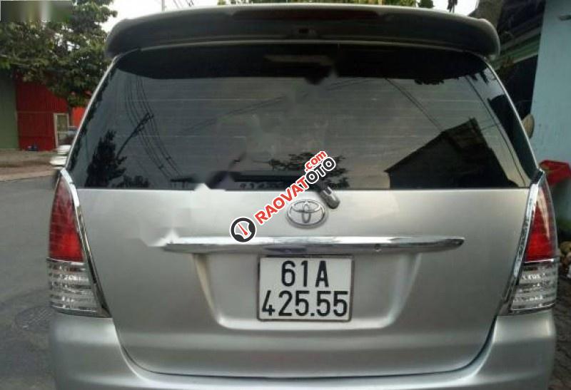 Bán xe Toyota Innova G sản xuất 2010, màu bạc chính chủ-1