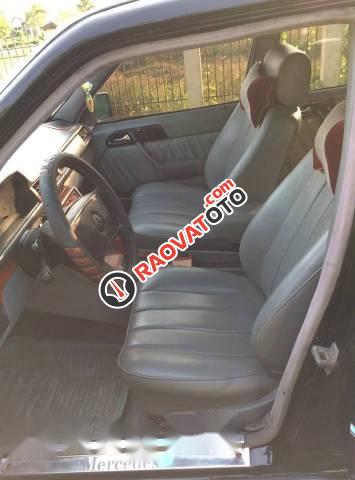 Bán Mercedes E300 năm 1990, màu đen -1