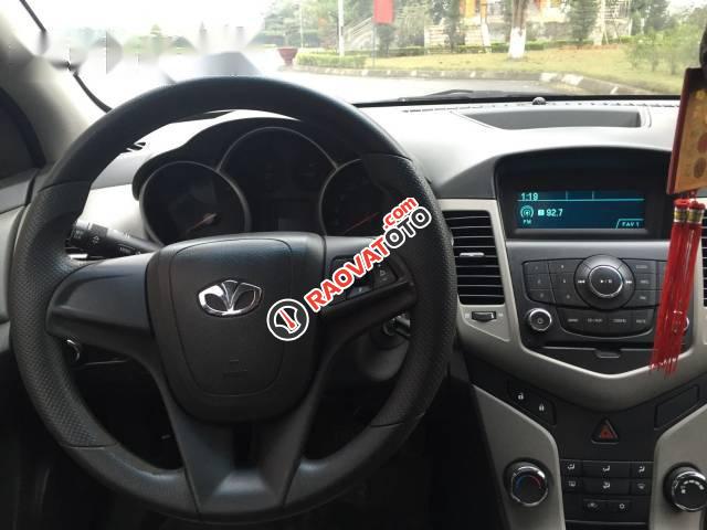 Bán xe Daewoo Lacetti SE đời 2010, màu bạc, giá tốt-1