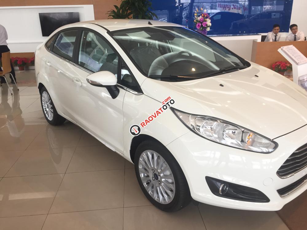 Bán xe Ford Fiesta 2017 giá tốt nhất hiện nay, cùng giá khuyến mãi tốt nhất trong tháng-1