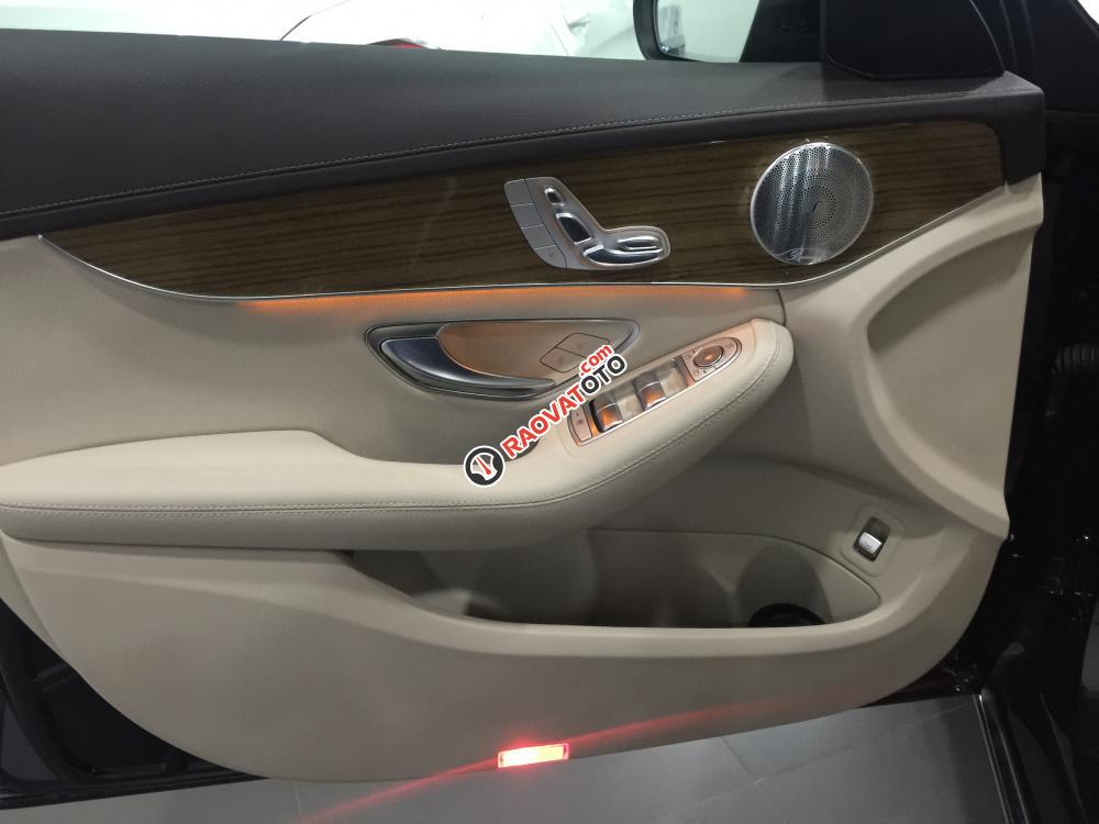 Bán Mercedes C250 2017, màu đen-3