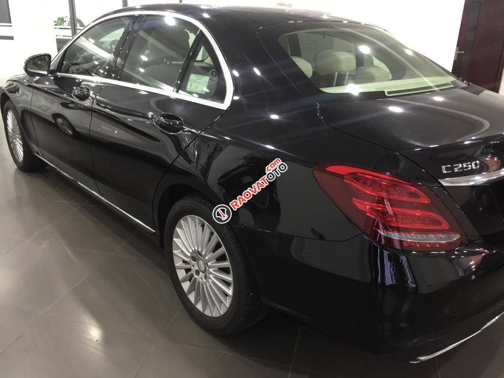 Bán Mercedes C250 2017, màu đen-5