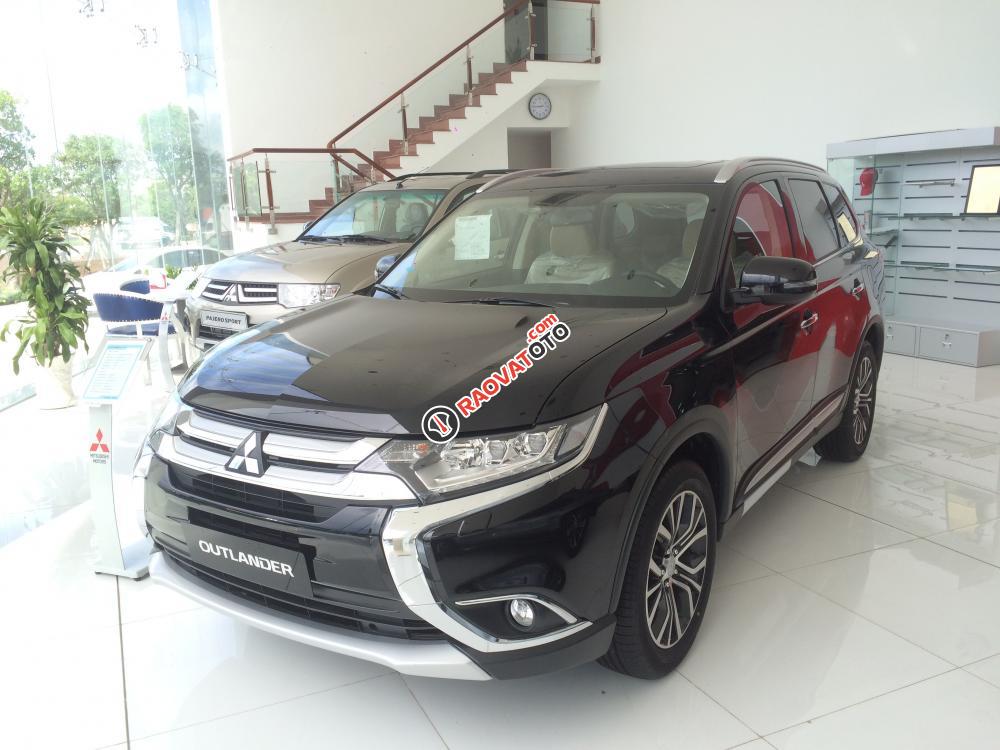 [TP. Hồ Chí Minh] Mitsubishi Outlander 2.4 CVT DVD 2017, giá tốt, hỗ trợ cho vay 80% xe-1