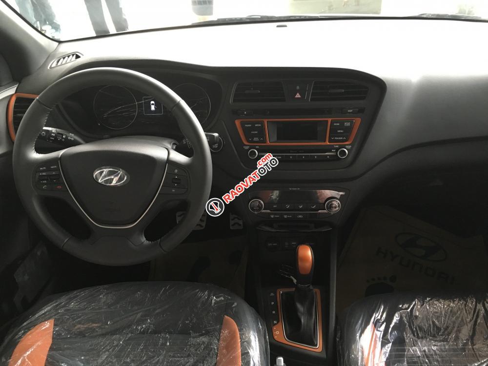 Bán ô tô Hyundai i20 Active đời 2017, màu trắng, xe nhập-5