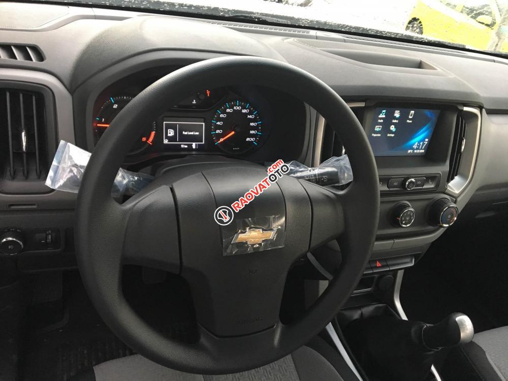 Bán Chevrolet Colorado LT 2.5 MT 4x2, màu trắng, vay 95%-7