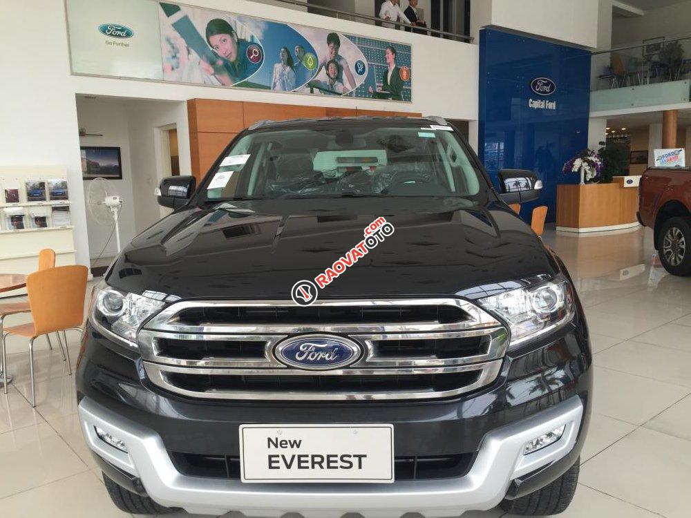 Ford Giải Phóng bán xe Ford Everest 2017 nhập Thái, đủ màu, trả góp 85%, tặng bộ phụ kiện 7 món - LH: 0988587365-5