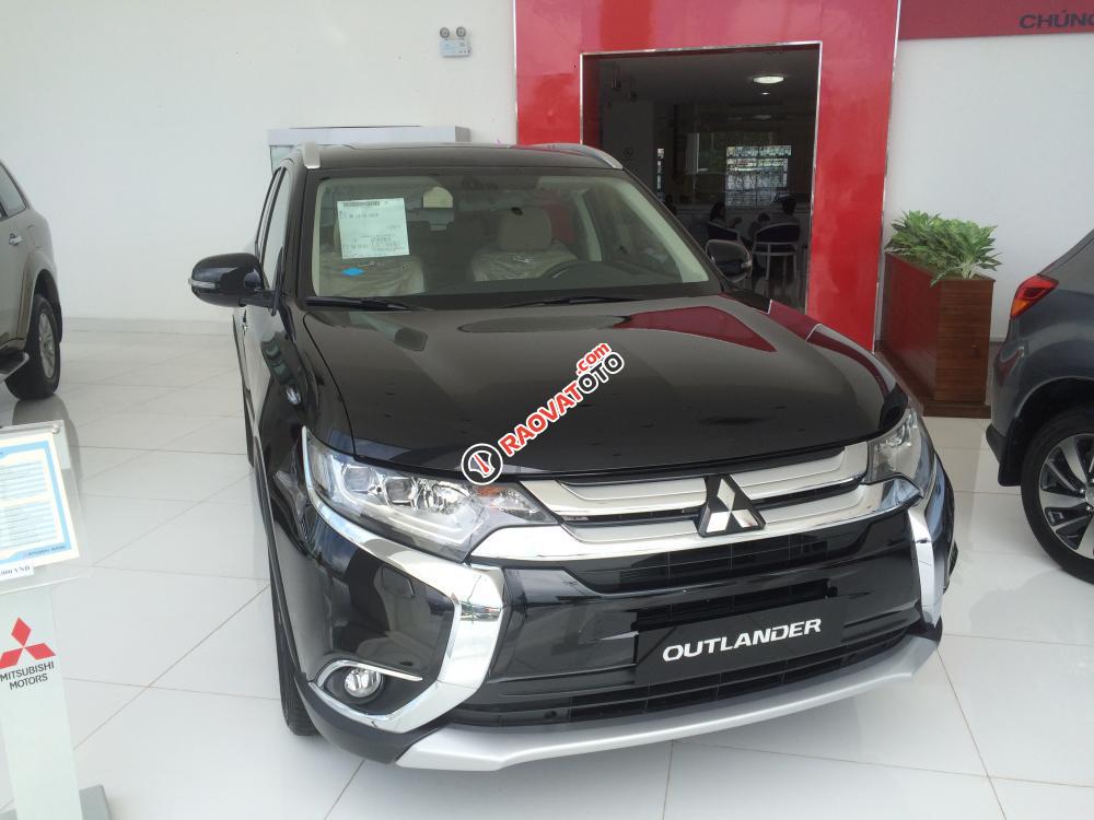 [TP. Hồ Chí Minh] Mitsubishi Outlander 2.4 CVT DVD 2017, giá tốt, hỗ trợ cho vay 80% xe-0