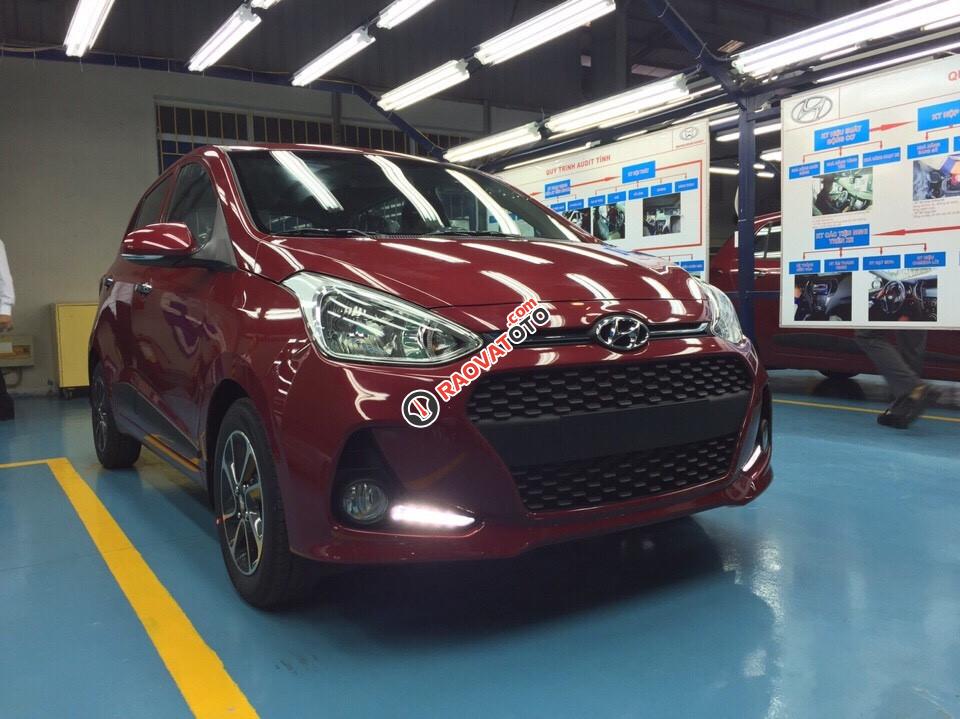 Hyundai i10 1.0 MT Base đời 2017, màu đỏ. Ưu đãi lên đến 15 triệu, hỗ trợ trả góp. LH Hương: 0902.608.293-4