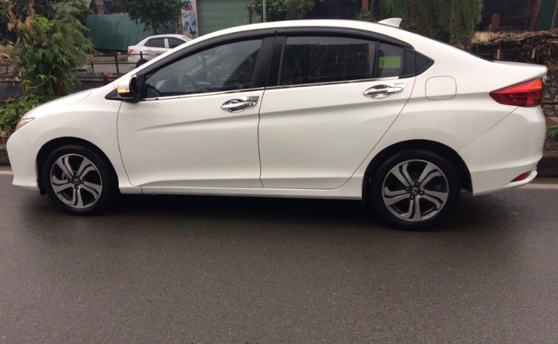 Bán gấp Honda City 1.5AT đời 2016, màu trắng, xe nhập, giá tốt-1