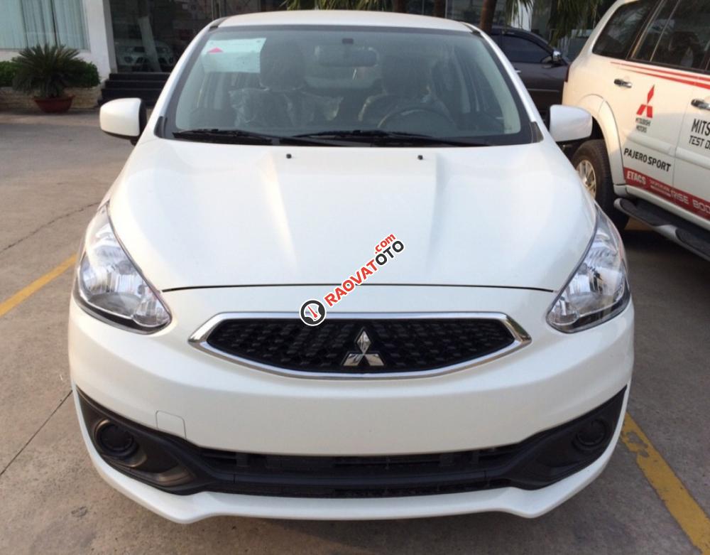 Bán Mitsubishi Mirage đời 2017, màu trắng, 475 tr, giao xe ngay, hỗ trợ vay lên đến 80 %, LH Quang 0905596067-0