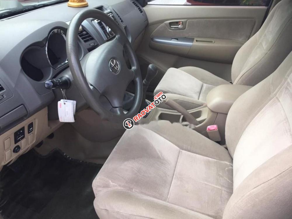 Bán Toyota Fortuner G đời 2010, màu bạc-2