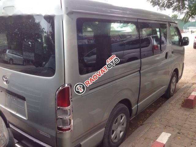 Bán Toyota Hiace đời 2011 số sàn, giá 445tr-2