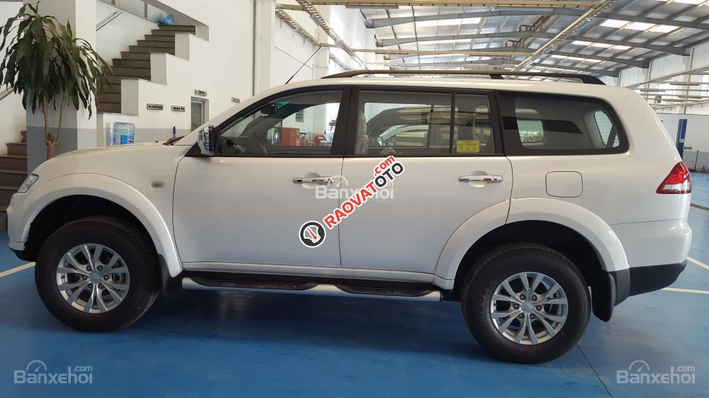 Bán ô tô Mitsubishi Pajero Sport sản xuất 2017, màu trắng. Đáp ứng chạy dịch vụ hot nhất 2017, LH: 0905.91.01.99 (Phú)-0