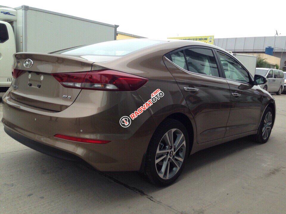 Bán xe Hyundai Elantra đời 2017, màu nâu, LH: 0947647688-3