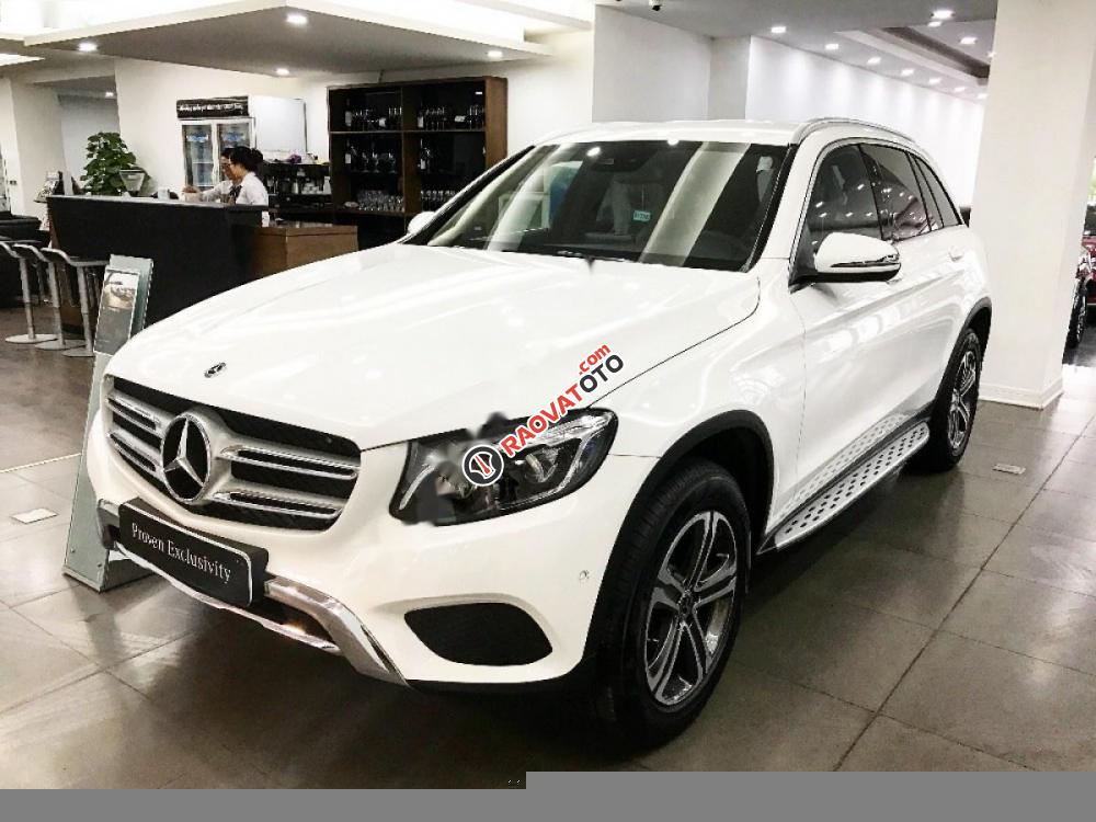 Cần bán gấp Mercedes GLC 250 đời 2017, màu trắng, xe nhập-2