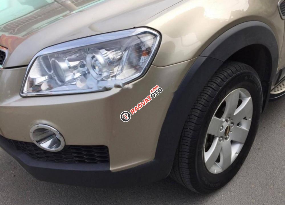 Cần bán xe Chevrolet Captiva LT 2.4 MT 2009, màu vàng-6