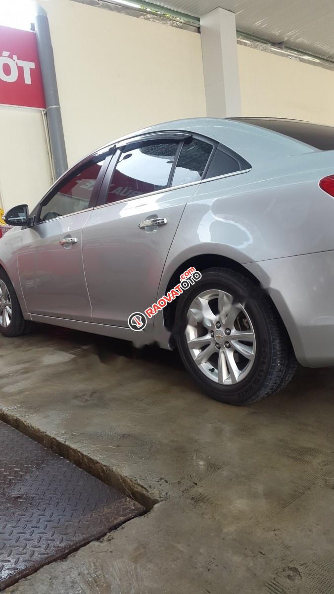 Bán Chevrolet Cruze LT 1.6 MT 2016, màu bạc, giá 530tr-1