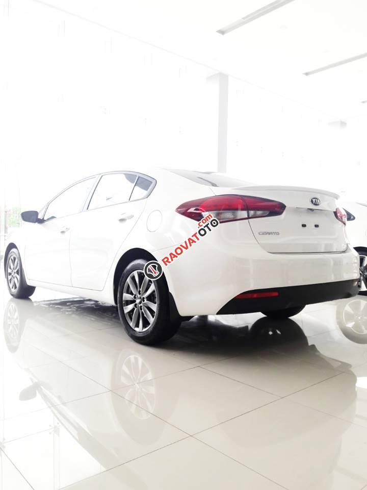 Cần bán Kia Cerato 2.0 đời xe 2017 giá rẻ-0