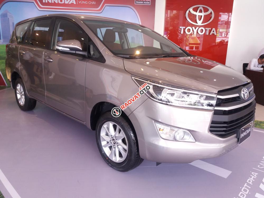 Bán xe Toyota Innova 2.0G 2017 khuyến mại khủng, nhận xe ngay chỉ với 199 triệu -áp dụng đến 15.9.2017-0