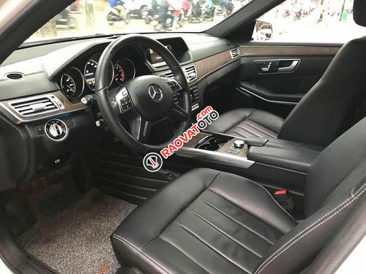 Bán Mercedes E200 2015 trắng Ngọc Trinh-5