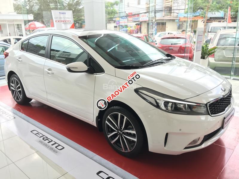 Cần bán Kia Cerato năm 2017 màu trắng, 560 triệu-1