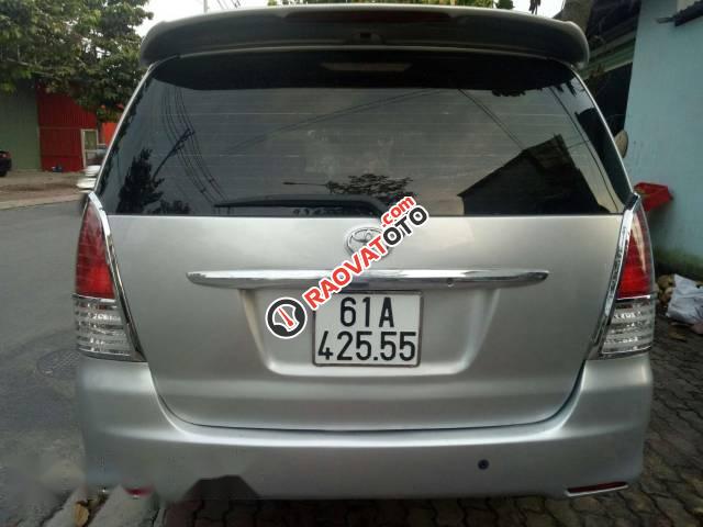 Bán Toyota Innova G đời 2010, màu bạc chính chủ, giá tốt-0