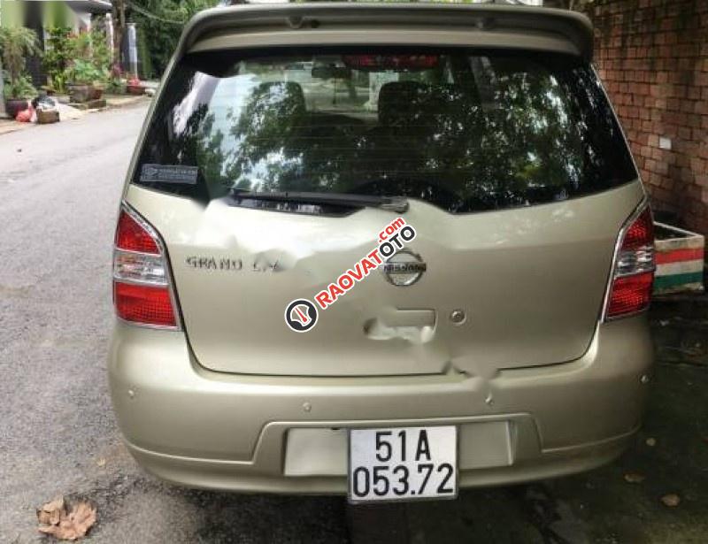 Cần bán Nissan Grand livina 1.8 AT đời 2011, màu vàng số tự động-3