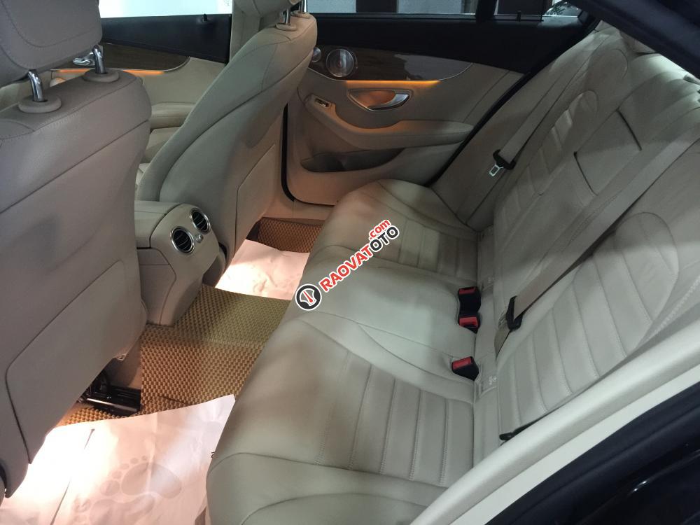 Bán Mercedes C250 2017, màu đen-4